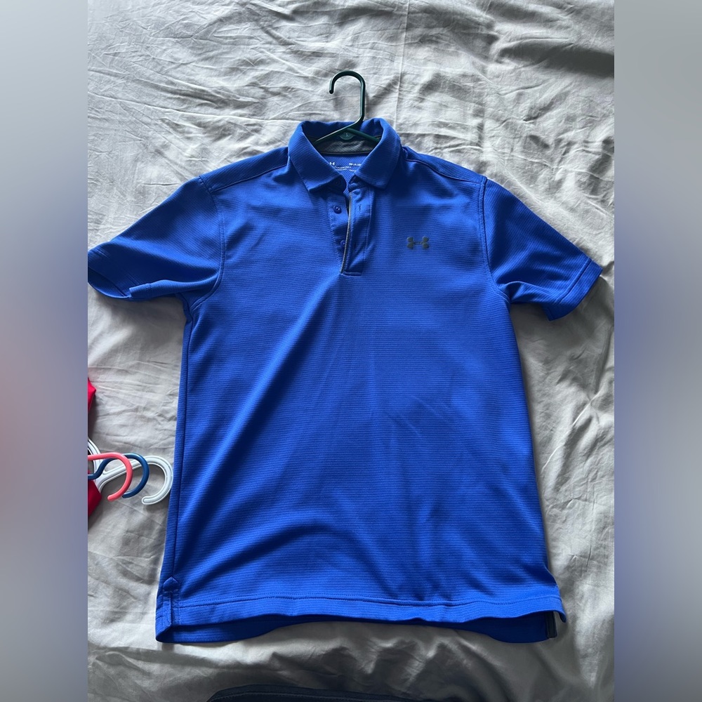 Men’s Under Armour Heatgear Polo.